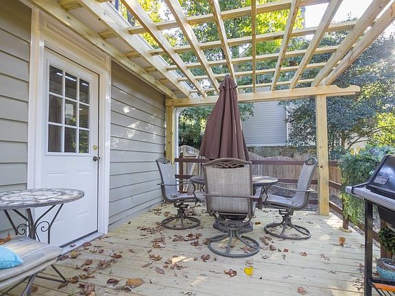 5th image of 1564 Gaylor Cir SE