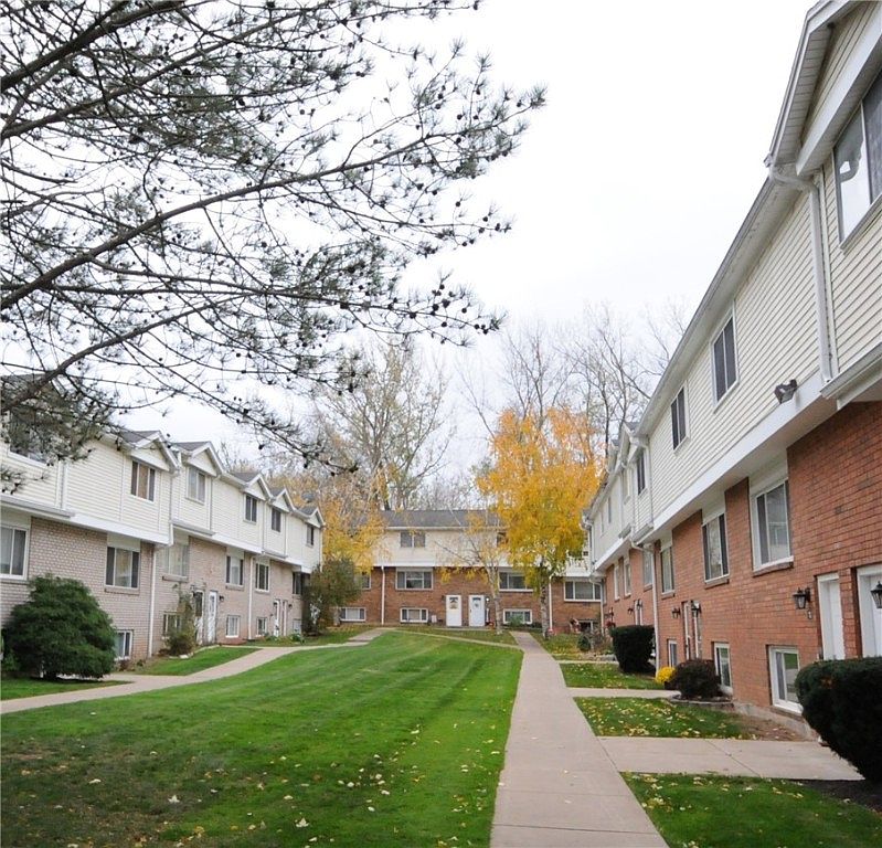 69 Woodlands, Brockport, NY 14420 Zillow