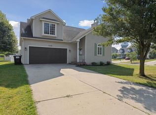 1230 Ashwood Ln, Howell, MI 48843