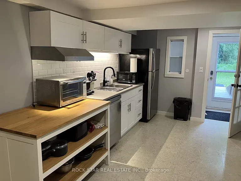 102 Kribs St #LOWER — Photo 9