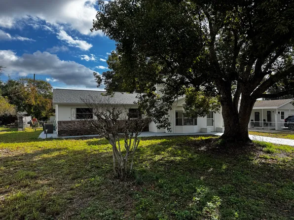 830 Marion Dr, Mount Dora, FL 32757