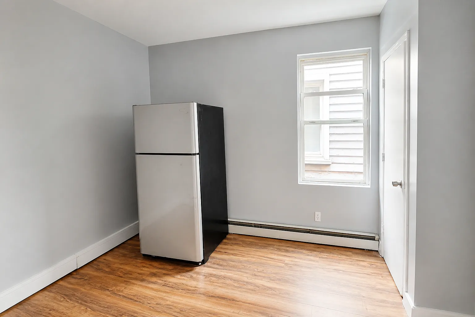 3 bed, $1,800 — Photo 2