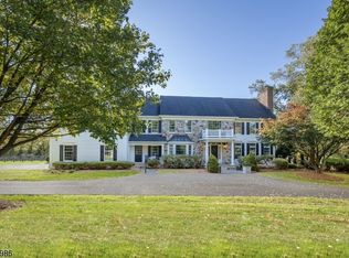 6 Marigold Ln, Tewksbury Township, NJ 07830