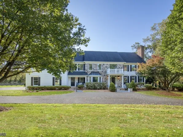 6 Marigold Ln, Tewksbury Twp., NJ 07830