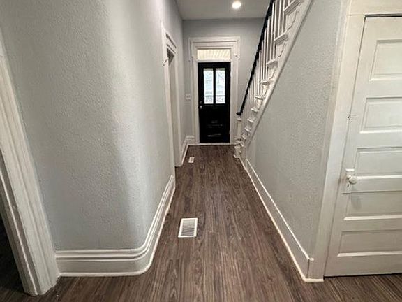 5th image of 516 2nd Ave E