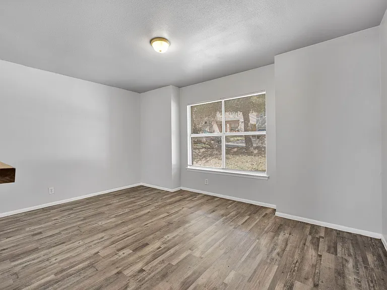 7011 Autumn Park — Photo 12