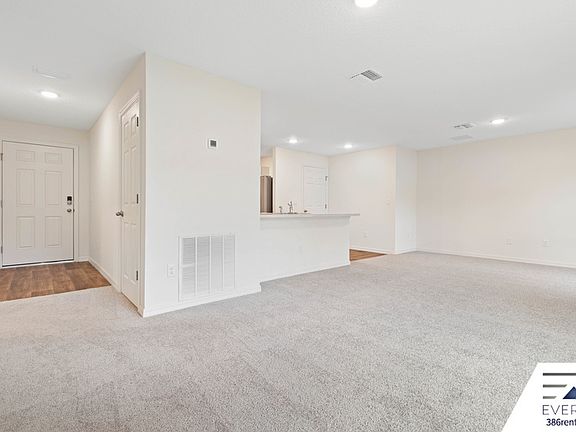 4th image of 9 Roxland Ln