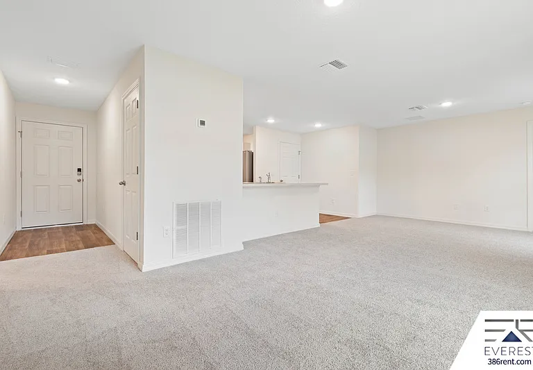 9 Roxland Ln — Photo 4