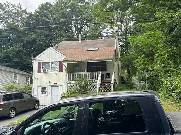 96 Belmont Ave, Middletown, NY 10940