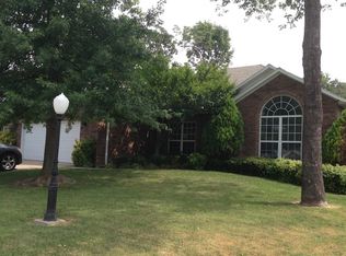 2868 N Deaver Cir, Fayetteville, AR 72703