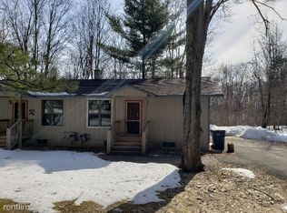 4055 S Thornapple Holw APT A, Suttons Bay, MI 49682