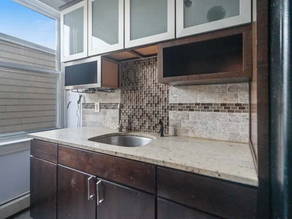 170 Palisade Avenue image 4 of 16