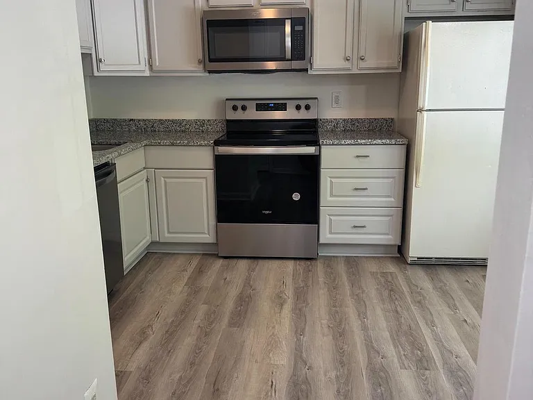 188 Crossbow Ln #243 — Photo 3