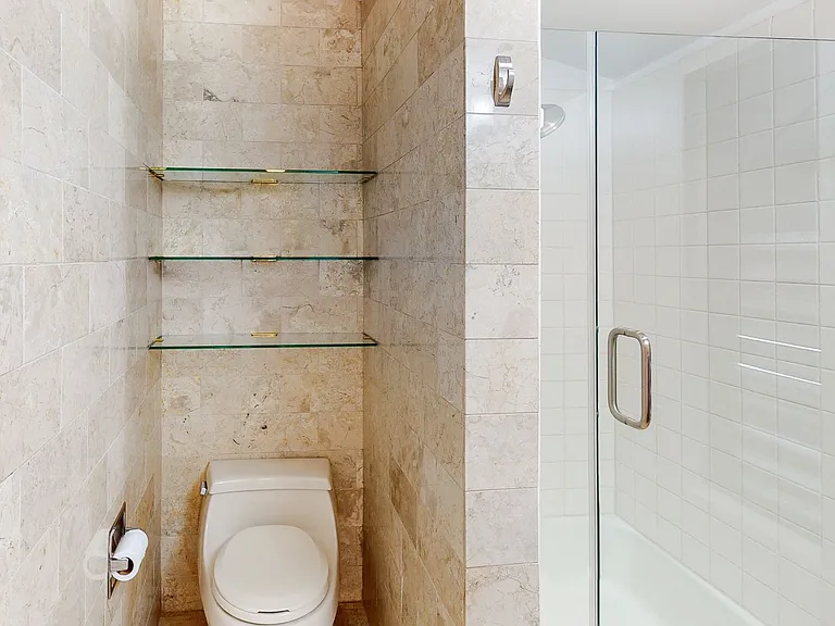 5951 Canterbury Dr #22 — Photo 6