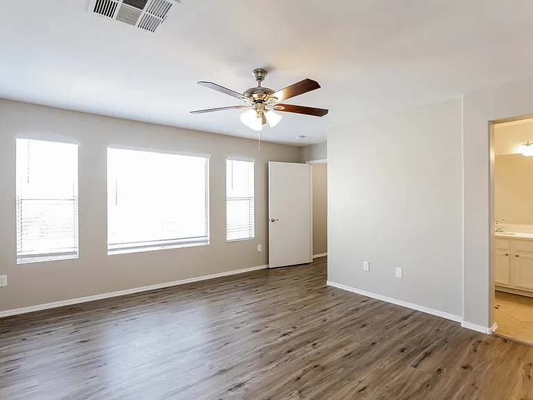 3929 W Irwin Ave — Photo 10