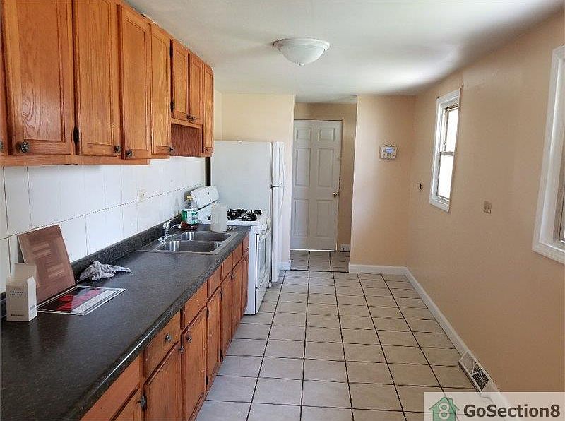 2nd image of 2745 Lancaster Dr