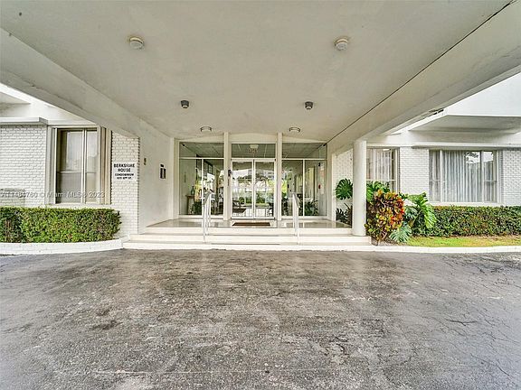 4th image of 1075 92nd St APT 403