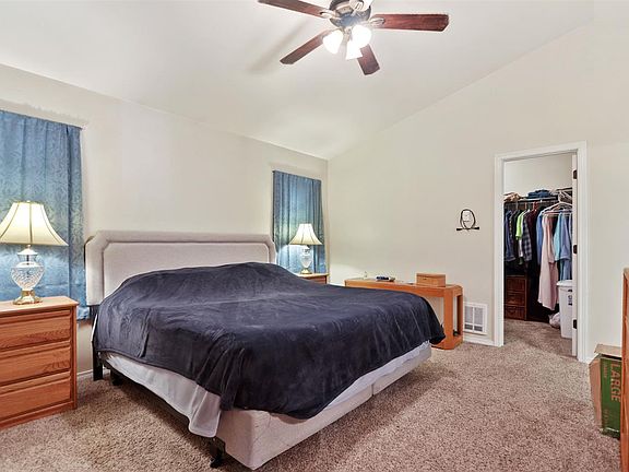 4th image of 451 Glendale Dr