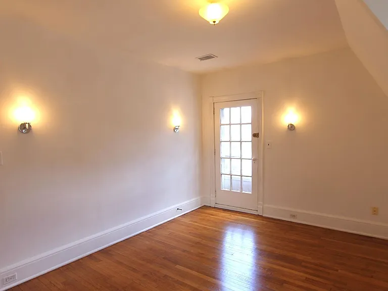 6333 Greene St — Photo 9