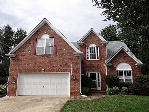 2nd image of 102 Peralta Cir