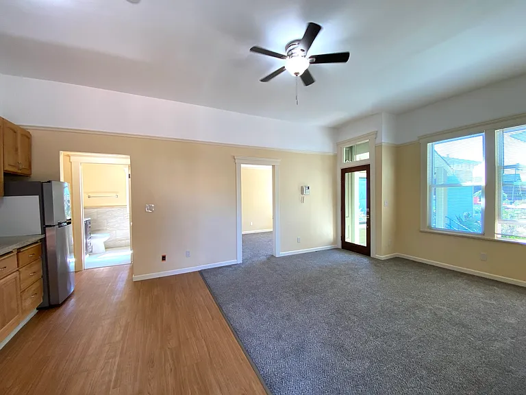 832 Georgia St #B — Photo 10