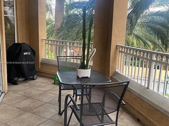5th image of 3001 NE 185th St APT 335