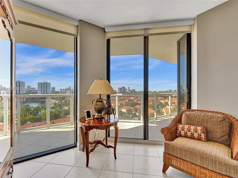 3600 Yacht Club Dr #904 — Photo 47