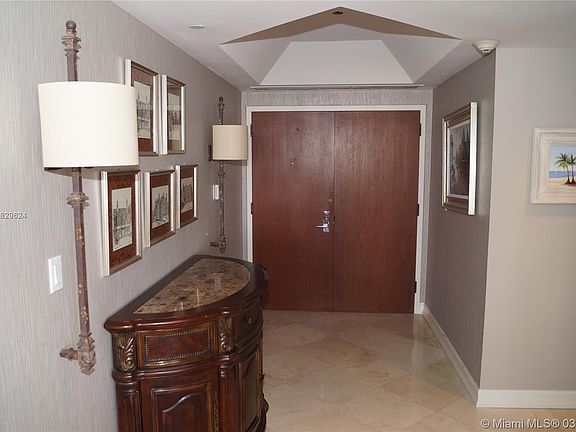 3rd image of 1000 Island Blvd #607