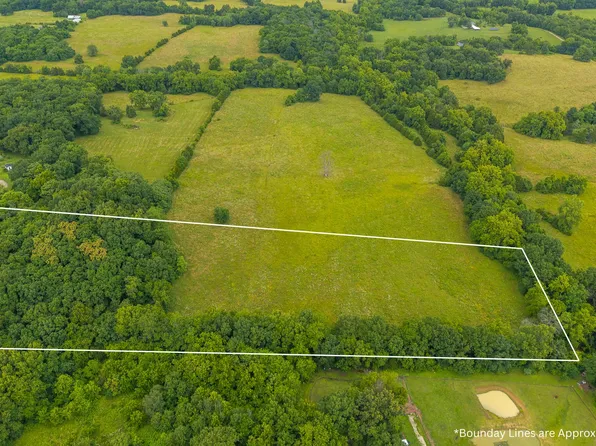5 State Highway 32, Stockton, MO 65785