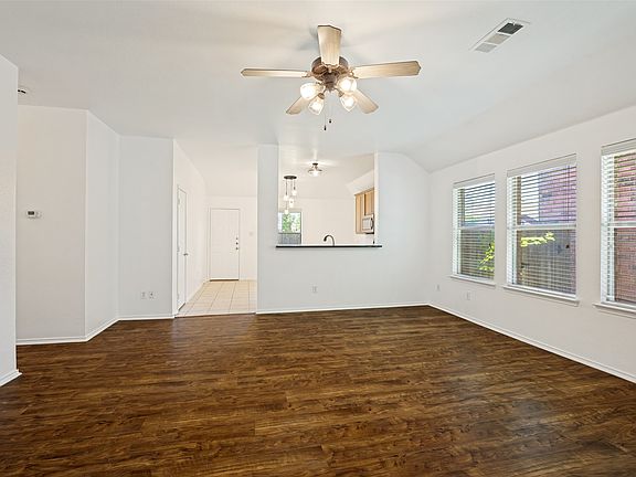 2nd image of 3201 Grant St