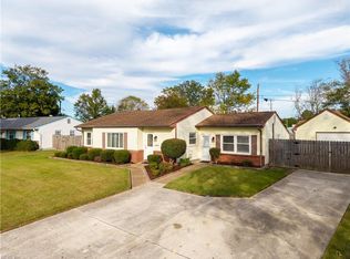 912 Carriage Hill Rd, Virginia Beach, VA 23452