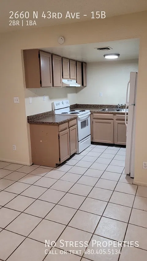 2 Bed Condo at 43rd Ave and Thomas! — Photo 4