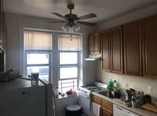 2263 26th St #3A, Astoria, NY 11105