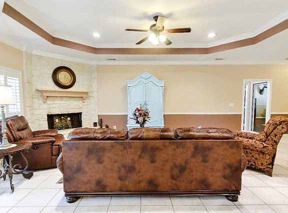 4th image of 140 Shady Shores Dr