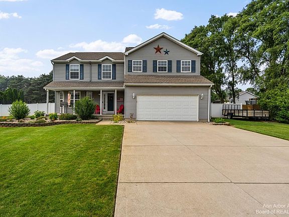 2nd image of 3137 Crabtree Dr