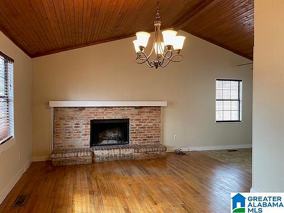 3rd image of 1345 Mountain Lake Rd