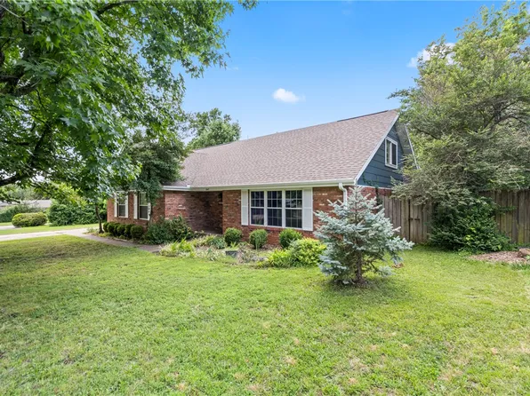 1847 N Wheeler Ave, Fayetteville, AR 72703