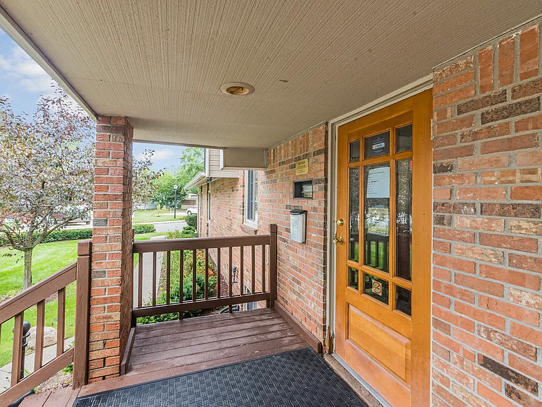 9910 Geraldine St — Photo 10