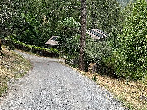 2nd image of 50 Marigold Ln