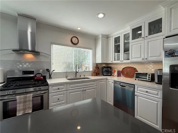 5018 Macfarlane Ln, Woodland Hills, CA 91364