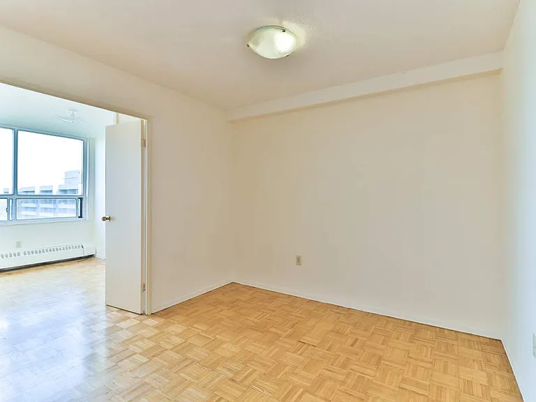 20 Carabob Ct — Photo 12