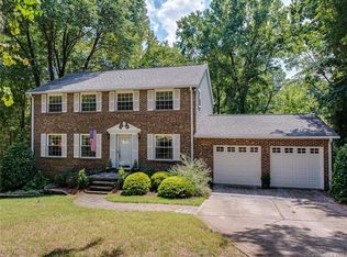 10011 Silver Lake Ct, Charlotte, NC 28277