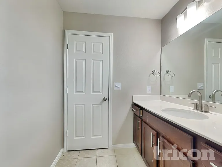 5343 Marsh Ln — Photo 8