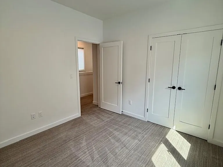 2957 S 27th Ave — Photo 46