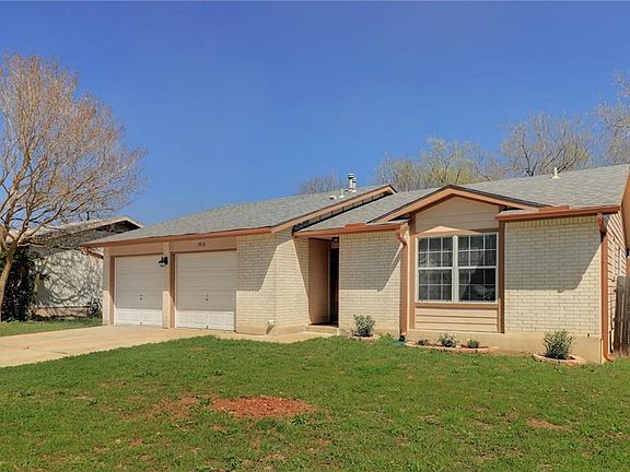 2nd image of 1910 Easton Dr