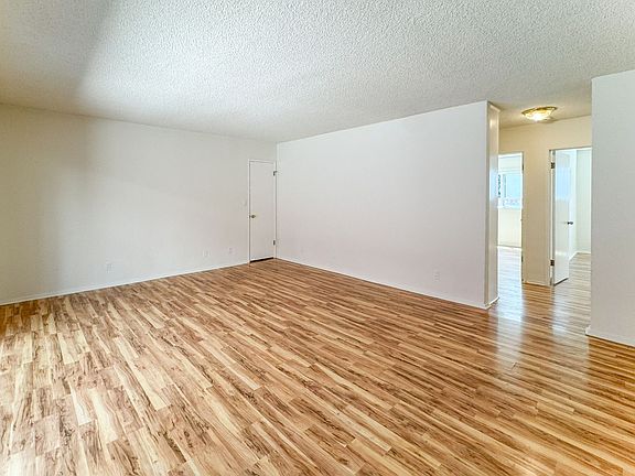 3rd image of 2331 20th St APT 2