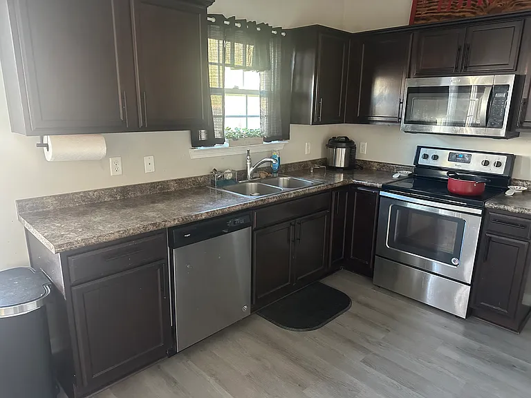 1293 Windrow Dr — Photo 5
