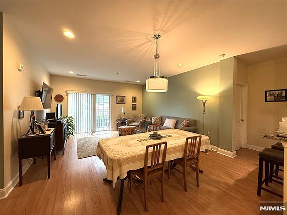 4th image of 2113 Ramapo Ct
