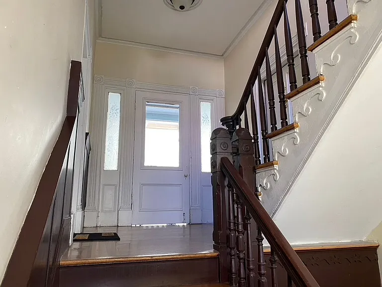 33 Pitt St #4 — Photo 5