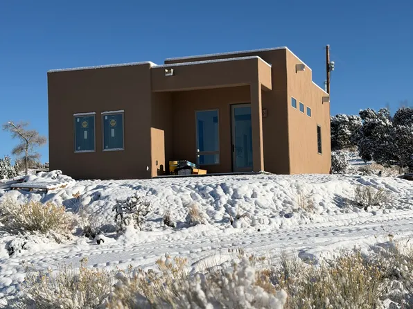 1 Lady Hawk Ln, Ojo Caliente, NM 87549